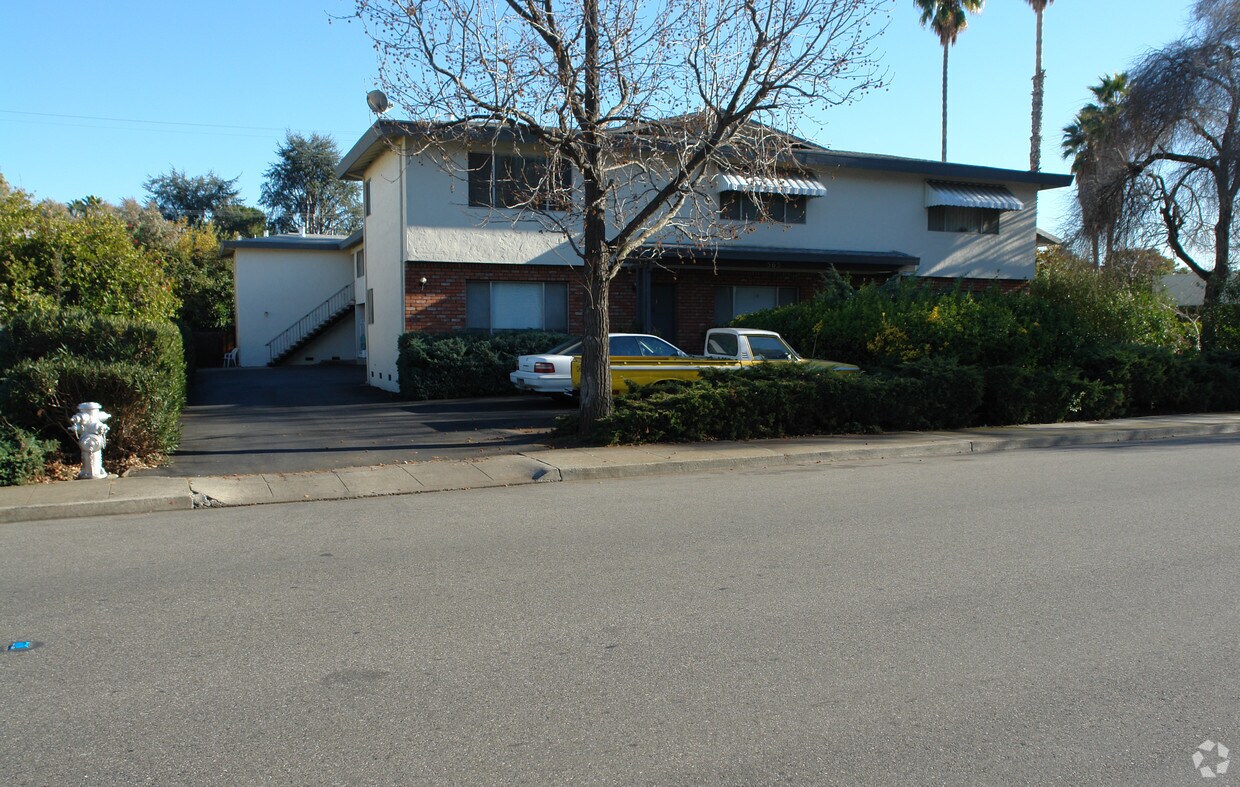 Foto del edificio - 565 Ortega Avenue