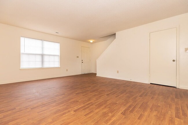 Building Photo - Greens of Pine Glen Apartments