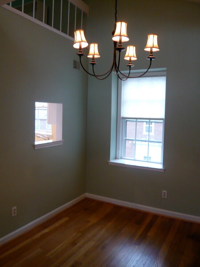 Comedor - 3750 39th St NW