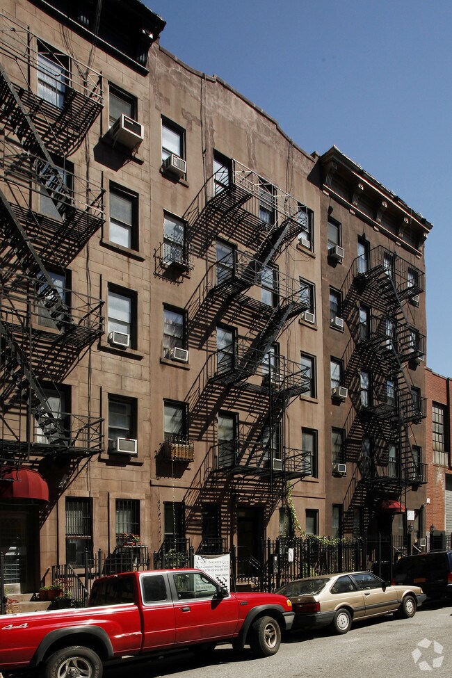 Building Photo - 529 W 48th St