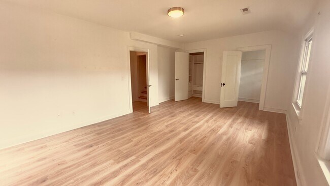 Foto del edificio - 2434 Overlook Rd