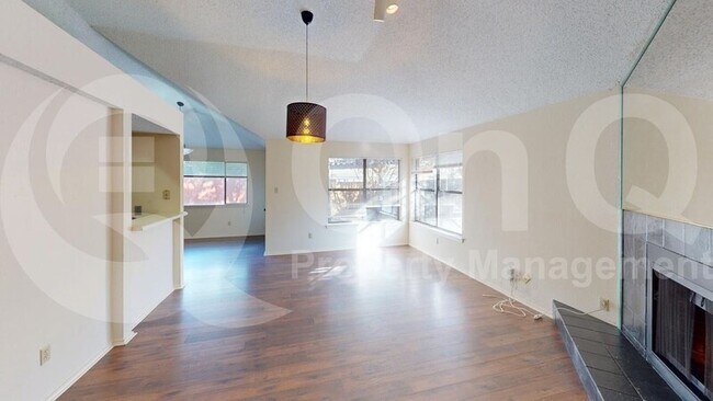 Building Photo - 564 Kirkland Dr