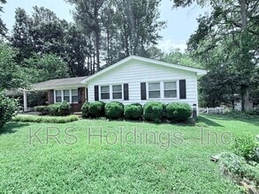 Building Photo - 715 White Oak Dr