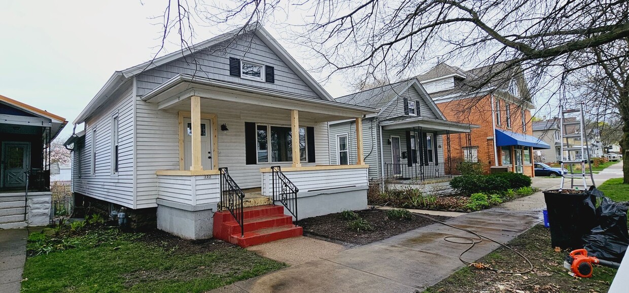 Primary Photo - 223 Parade - Two Bedroom Single Family Home