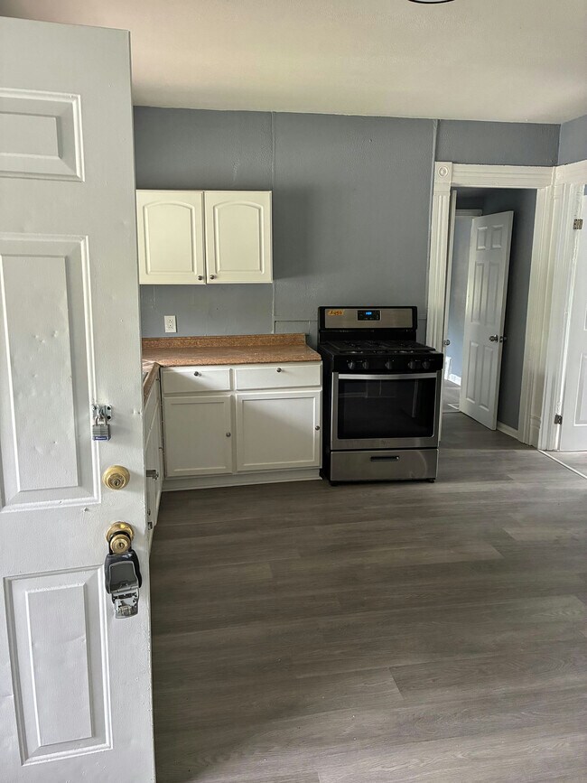 Foto del edificio - 1377 E 66th St