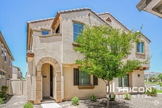 Building Photo - 12573 W Steed Ridge