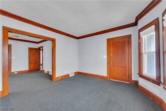 Building Photo - 917 Helmsdale Rd