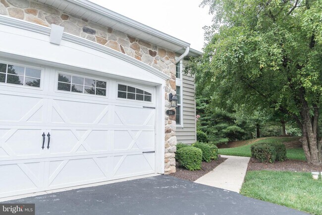 Building Photo - 501 Downing Ct