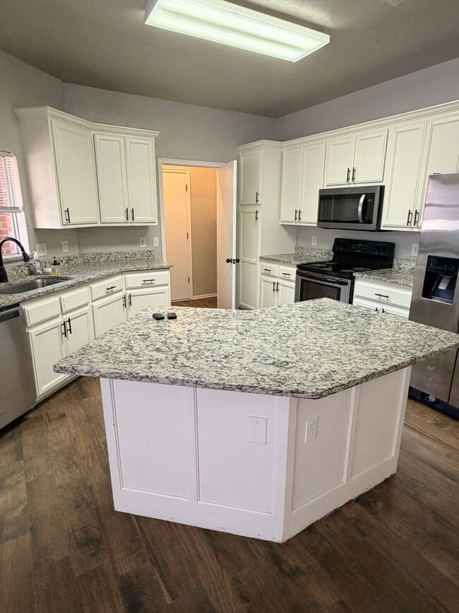 Foto del edificio - 1929 Lariat Cir