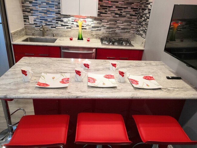 Foto del edificio - 1526 W 28th St