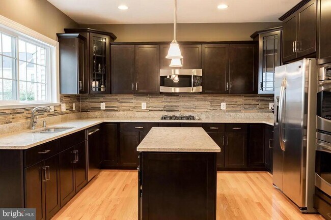 Cocina - 1717 Taymount Ter NE