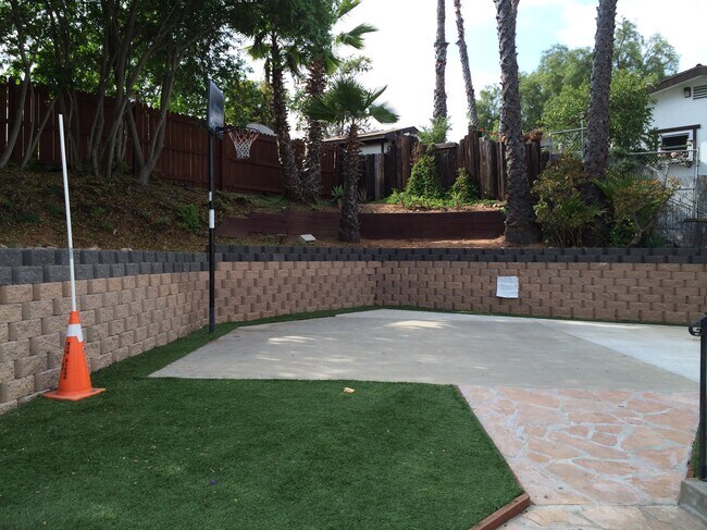 Foto del edificio - 5060 Leo St