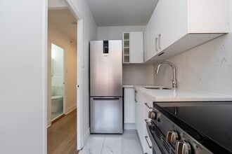 Building Photo - 55 Hendrick Ave