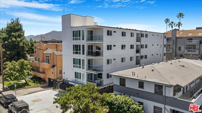 Foto del edificio - 10918 Camarillo St