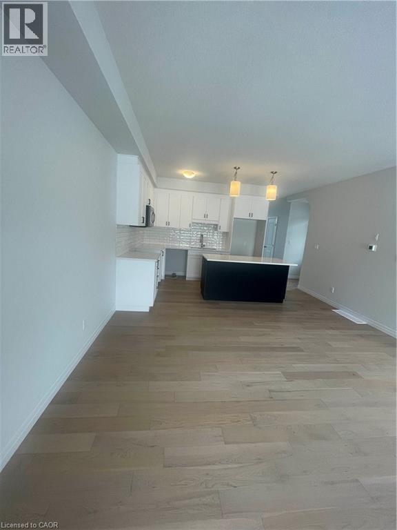 Building Photo - 152 Queensbrook Cres