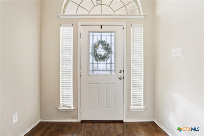 Foto del edificio - 6231 Ambrose Cir