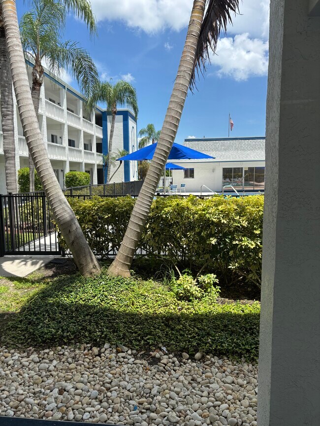 Foto del edificio - 350 79th Ave N