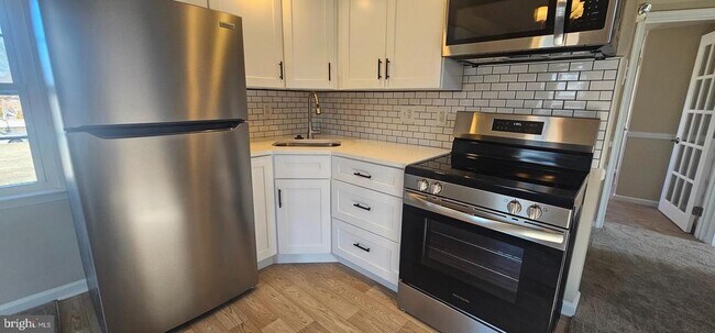 Foto del edificio - 513 N White Horse Pike