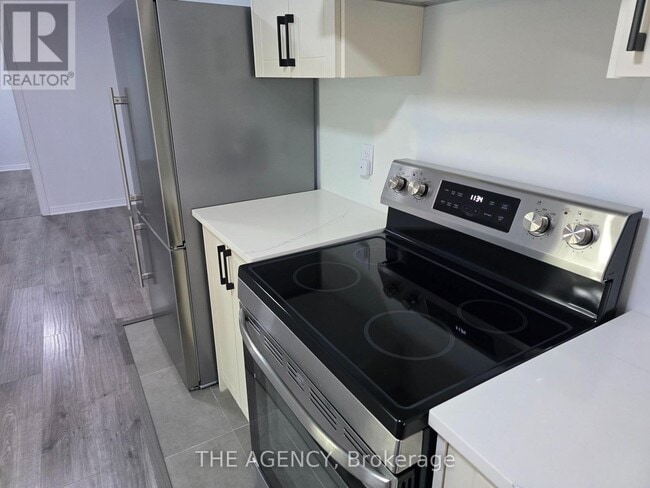 Building Photo - 139 Cinrickbar Dr