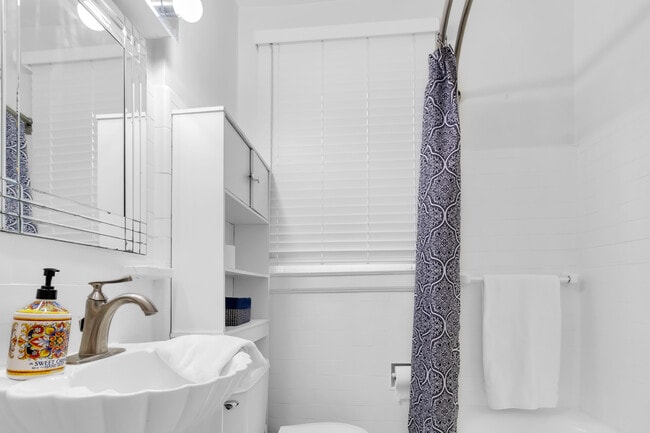 Foto del edificio - 17185 Quincy St