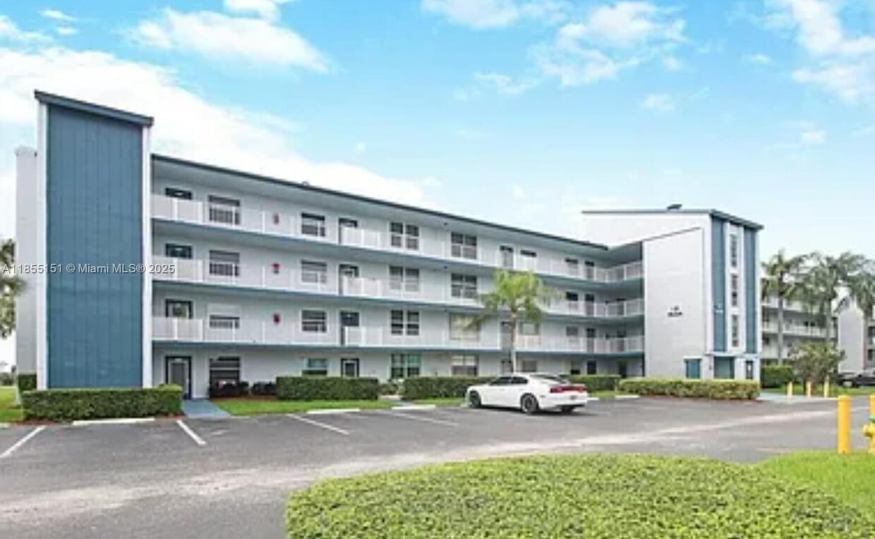 Foto principal - 7684 NW 18th St