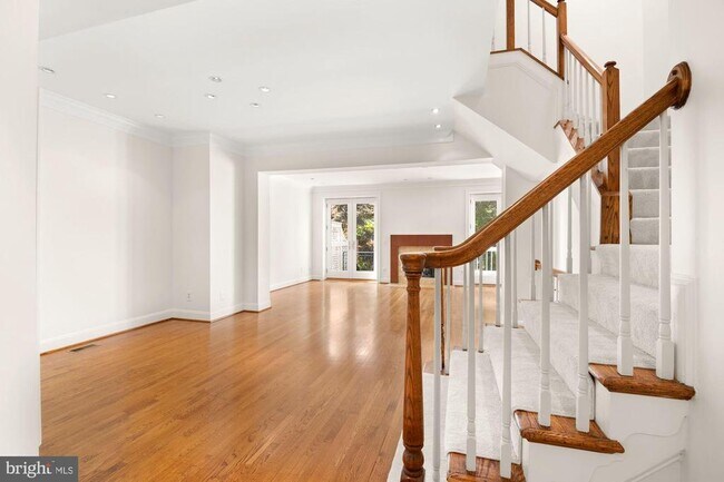 Foto del edificio - 4004 Highwood Ct NW