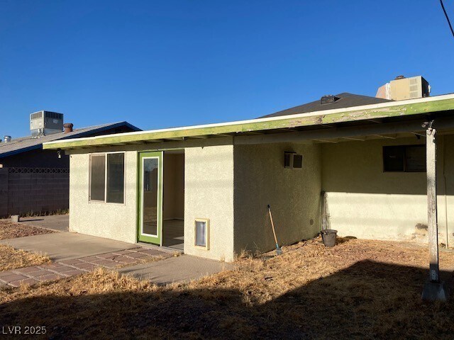 Building Photo - 1313 Price St
