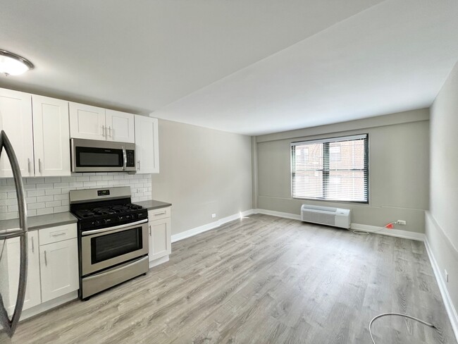 Building Photo - 2555 W Fitch Ave