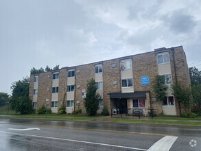 Building Photo - Seminole Court Apartments