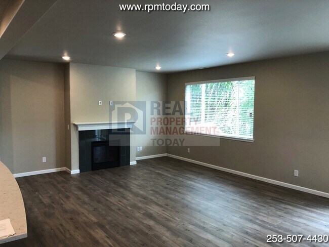 Building Photo - Stunning 5 Bedroom in Tacoma!