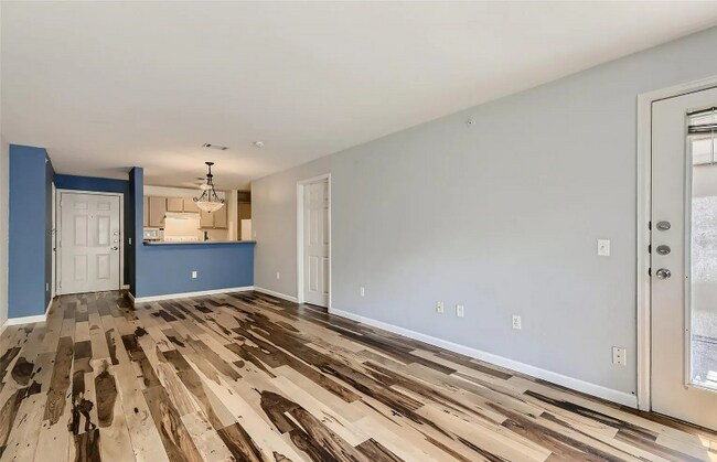 Building Photo - 2510 Taft Dr