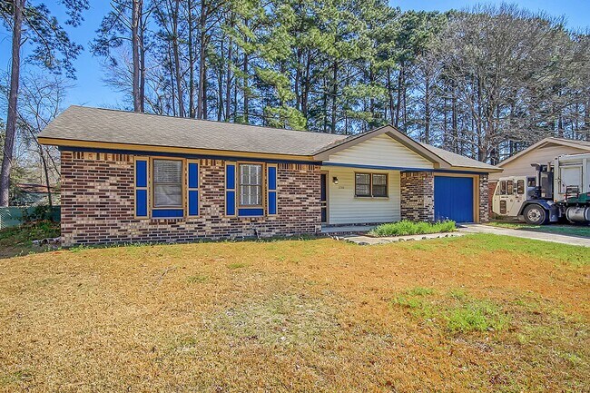 Building Photo - Single story ranch style home in quiet cul...