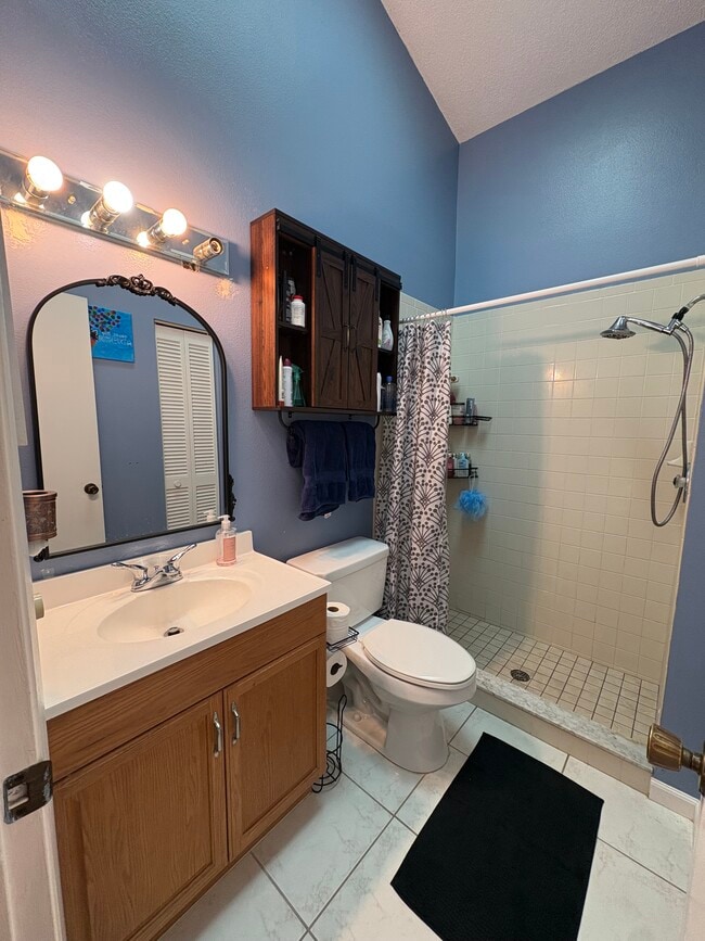 Foto del edificio - 746 N Jefferson Ave