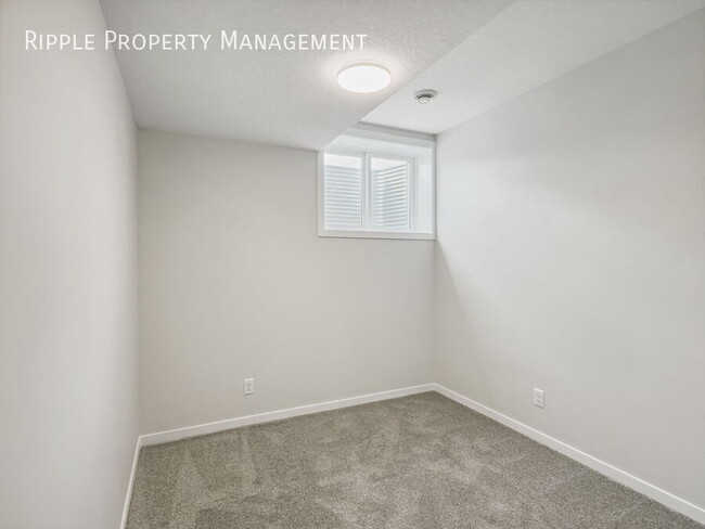 Photo du bâtiment - 50% OFF YOUR FIRST MONTHS RENT! AMAZING 1 ...