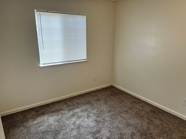 Building Photo - 5400 Tupper Ct