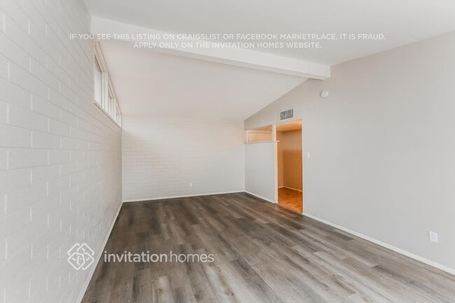 Foto del edificio - 6511 W Windsor Blvd