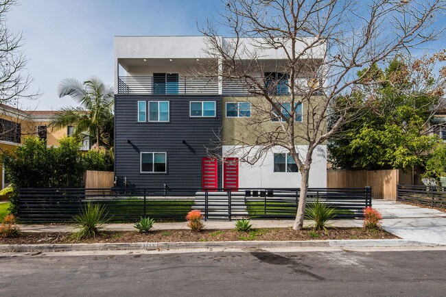 Building Photo - 1113 Carmona Ave