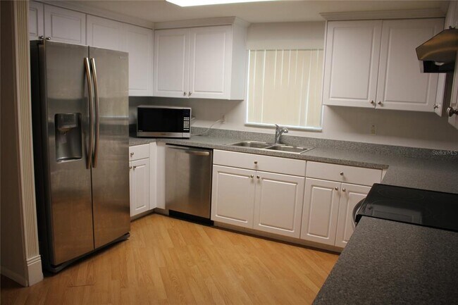 Foto del edificio - 10241 Regency Park Blvd