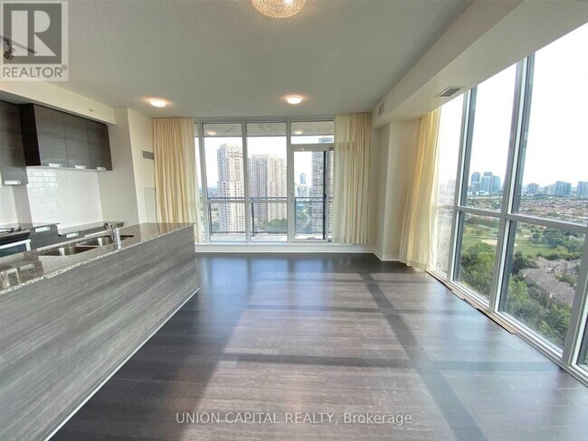 Photo du bâtiment - 75 Eglinton Ave W