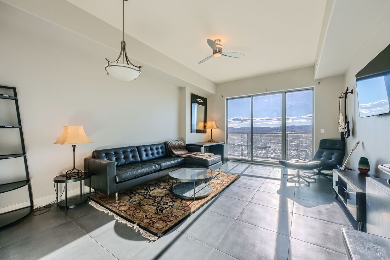 Foto principal - MOVE IN SPECIAL! $500.00 OFF 1ST MONTHS RE...