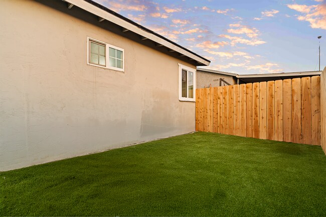 Foto del edificio - 606 S Sunshine Ave