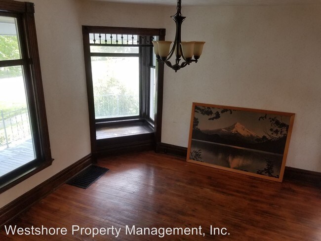 Foto del edificio - 5 br, 2 bath House - 154 Iona Ave