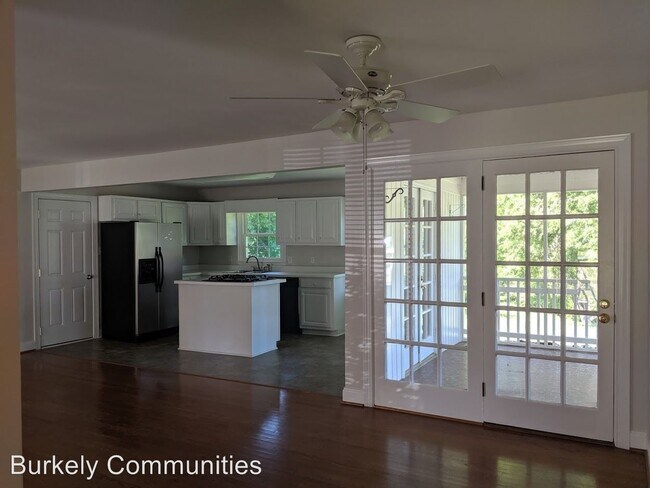Foto del edificio - 3 br, 2.5 bath House - 5425 Garden Lake Road