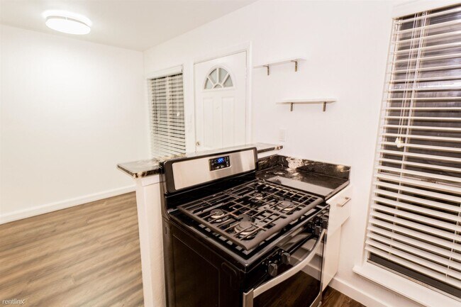 Foto del edificio - 1 br, 1 bath House - 4111 Avenue A 209 209