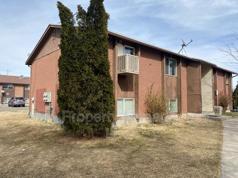 2517 S Lakecrest Dr Unit 02, West Valley City, UT 84119 Condo for