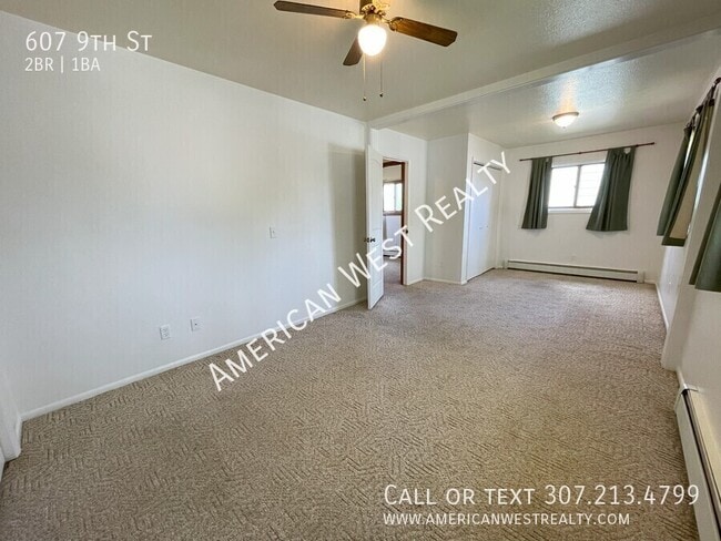 Building Photo - 607 9th St