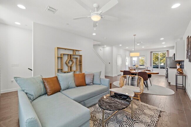 Foto del edificio - 814 N Bluff Dr
