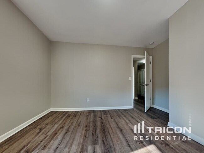 Building Photo - 3534 Mica Cir SE
