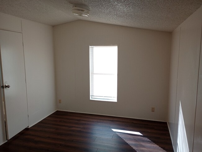 Building Photo - W Encanto