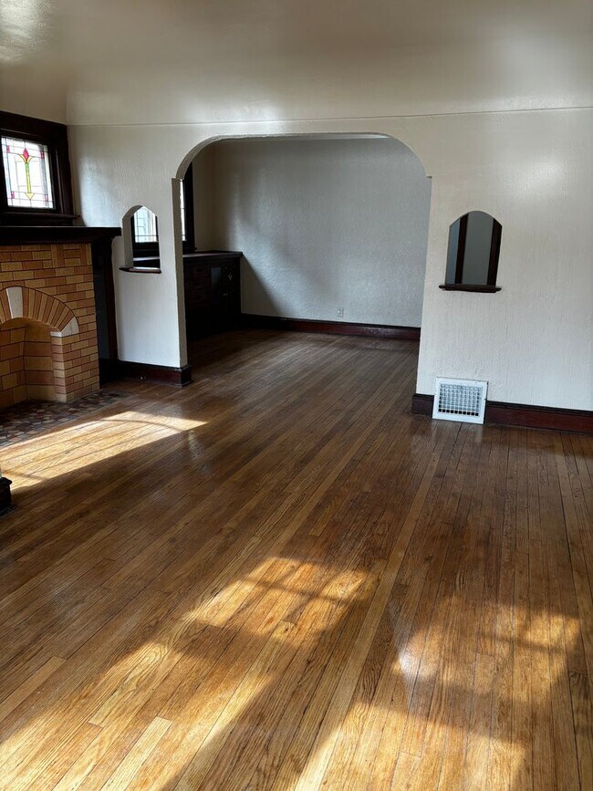 Foto del edificio - 3323 N 44th St